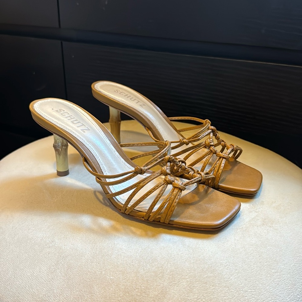 Schultz tan bamboo mule heel